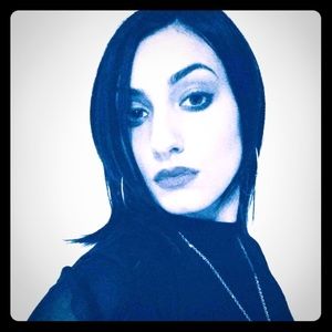 Meet your Posher, Ela